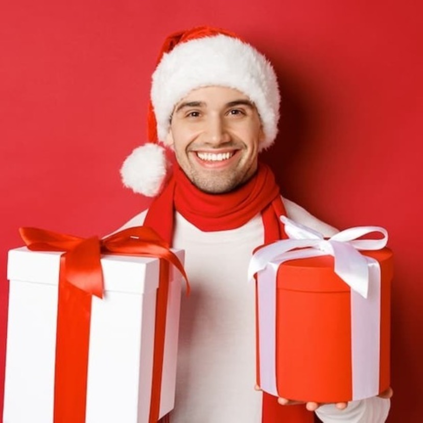 20代男性に贈るクリスマスプレゼント15選｜人気メンズアイテムで彼を笑顔に！