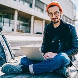 男子大学生へのプレゼント11選！［誕生日などに］革小物や就活・ビジネス小物・消耗品まで