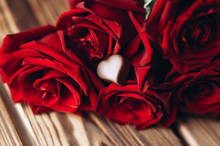 お祝いの気持ちが伝わる婚約祝いおすすめ15選 記念に残るモノ グルメ カタログなど ぐらんざ