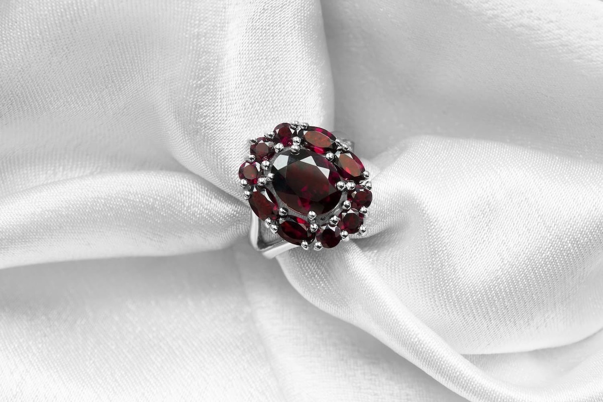 贈る相手別 結婚40周年のルビー婚式に贈りたいおすすめプレゼント14選 ぐらんざ