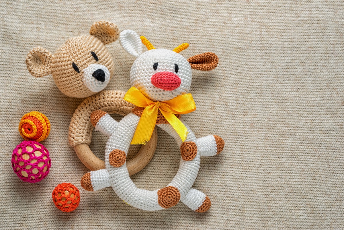 出産祝い】赤ちゃんへのプレゼント10選!ママも喜ぶ子育てに役立つ 出産祝い】赤ちゃんへのプレゼント10選!ママも喜ぶ子育てに役立つ